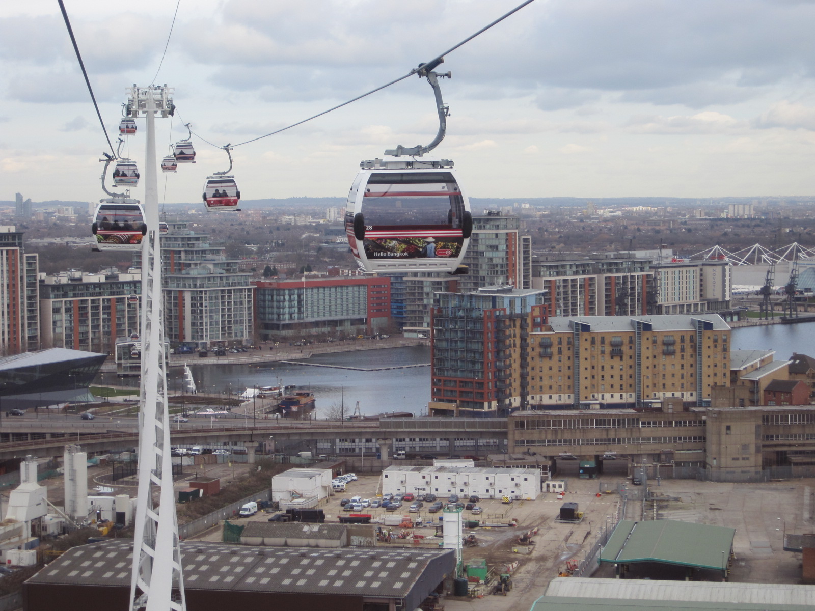 The Emirates Air Line - photo by Juliamaud